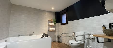 Shower, jetted bath