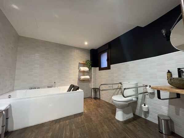 Shower, jetted bath