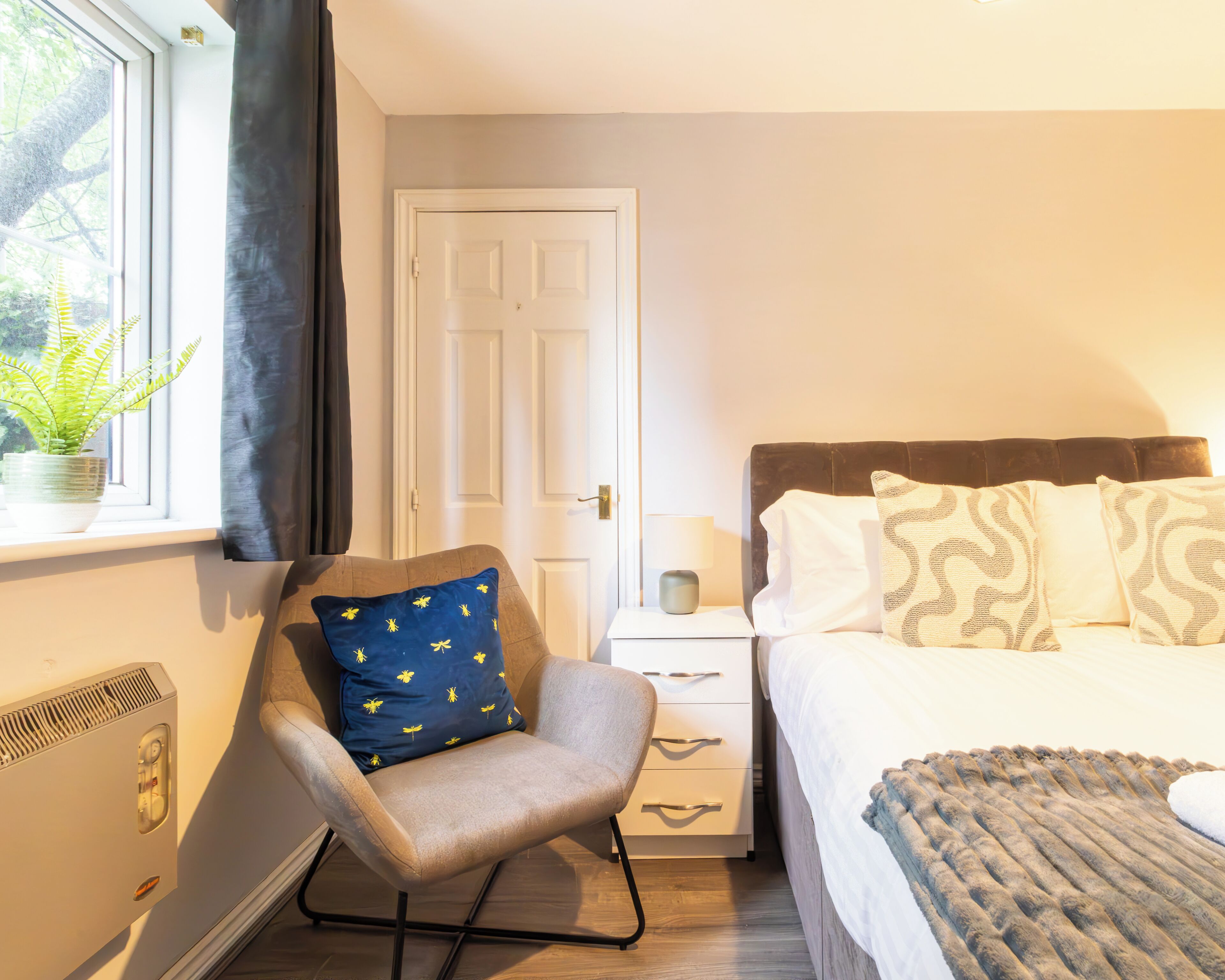 2 bedrooms, iron/ironing board, free WiFi
