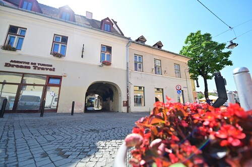Lovely 2 bedroom apartment in historic city center