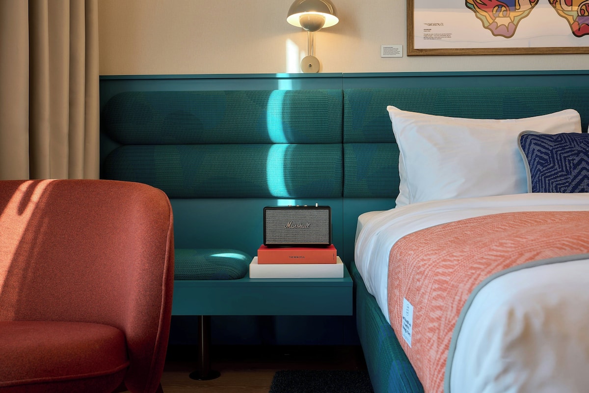 Deluxe Double Room | Interior detail