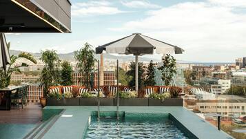 Outdoor pool, pool umbrellas