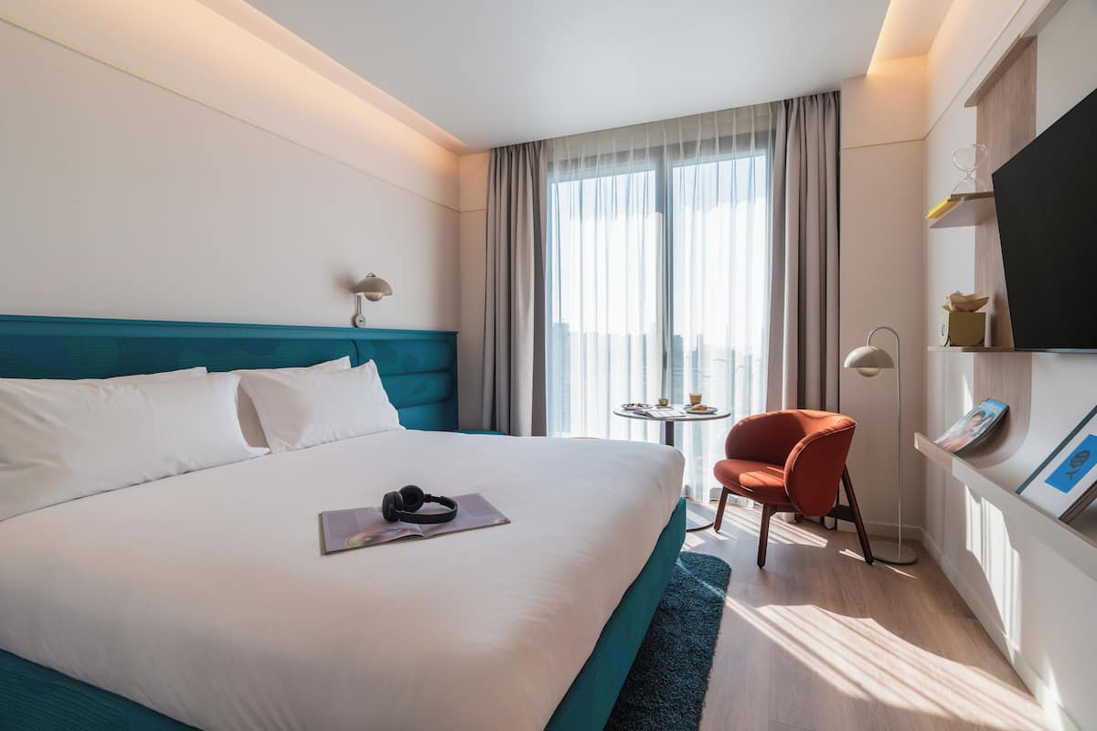 Deluxe Double Room | 1 bedroom, in-room safe, desk, laptop workspace