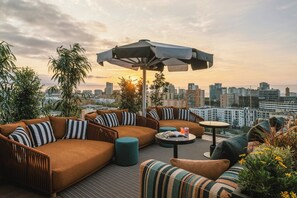 Rooftop terrace - The Social Hub Barcelona Poblenou (Barcelona)