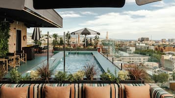 Outdoor pool, pool umbrellas