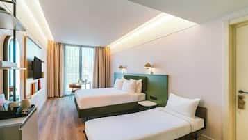 Comfort Triple Room | In-room safe, desk, laptop workspace, blackout curtains