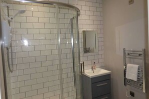 Douche, sèche-cheveux