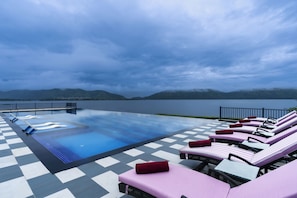 Outdoor pool - Zana Lake Resort Udaipur (Udaipur)