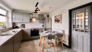 House | Private kitchen | Full-sized fridge, microwave, oven, stovetop