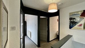 Unclassified image, 3 of 14, button - Clifton House (Nottingham)