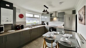 Unclassified image, 5 of 14, button - Clifton House (Nottingham)