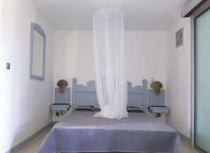 1 bedroom, WiFi, bed sheets