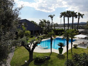 Piscine extérieure