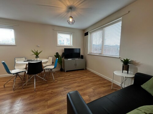 Three Bedroom Townhouse with Parking