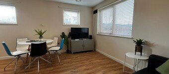 Three Bedroom Townhouse with Parking