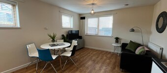 Three Bedroom Townhouse with Parking