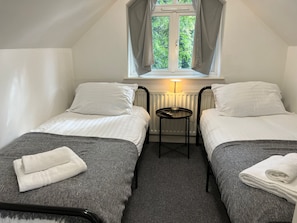 3 habitaciones, tabla de planchar con plancha y wifi gratis