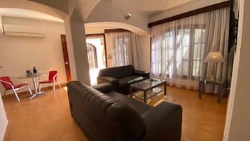 Studio Suite Comfort | 1 kamar tidur, minibar, brankas, dan tirai kedap cahaya