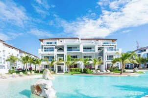 4 piscinas al aire libre