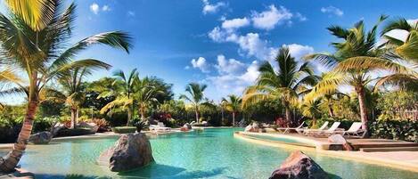 4 utendørsbassenger