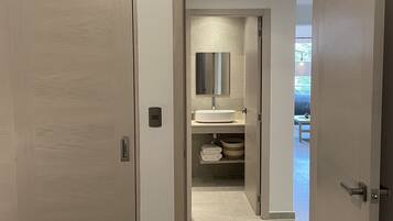 Apartament Comfort | Matalassos d'escuma viscoelàstica i cortines opaques