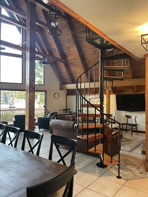 Interior - Private waterfront retreat minutes from beach/base (Sneads Ferry)
