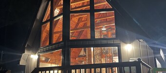 Private waterfront retreat minutes from beach/base