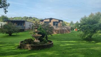 Cottage | Property grounds