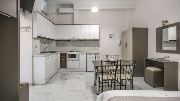 Family Apartment | Private kitchen - Del Sol Meteora Luxurious Family Suites3 (Kalabaka)