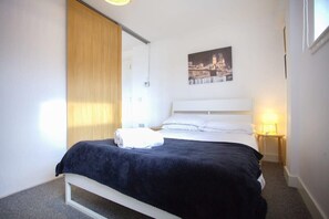 1 bedroom, iron/ironing board, travel crib, WiFi - Cosy 1 Bed in City Centre Location (Glasgow City)