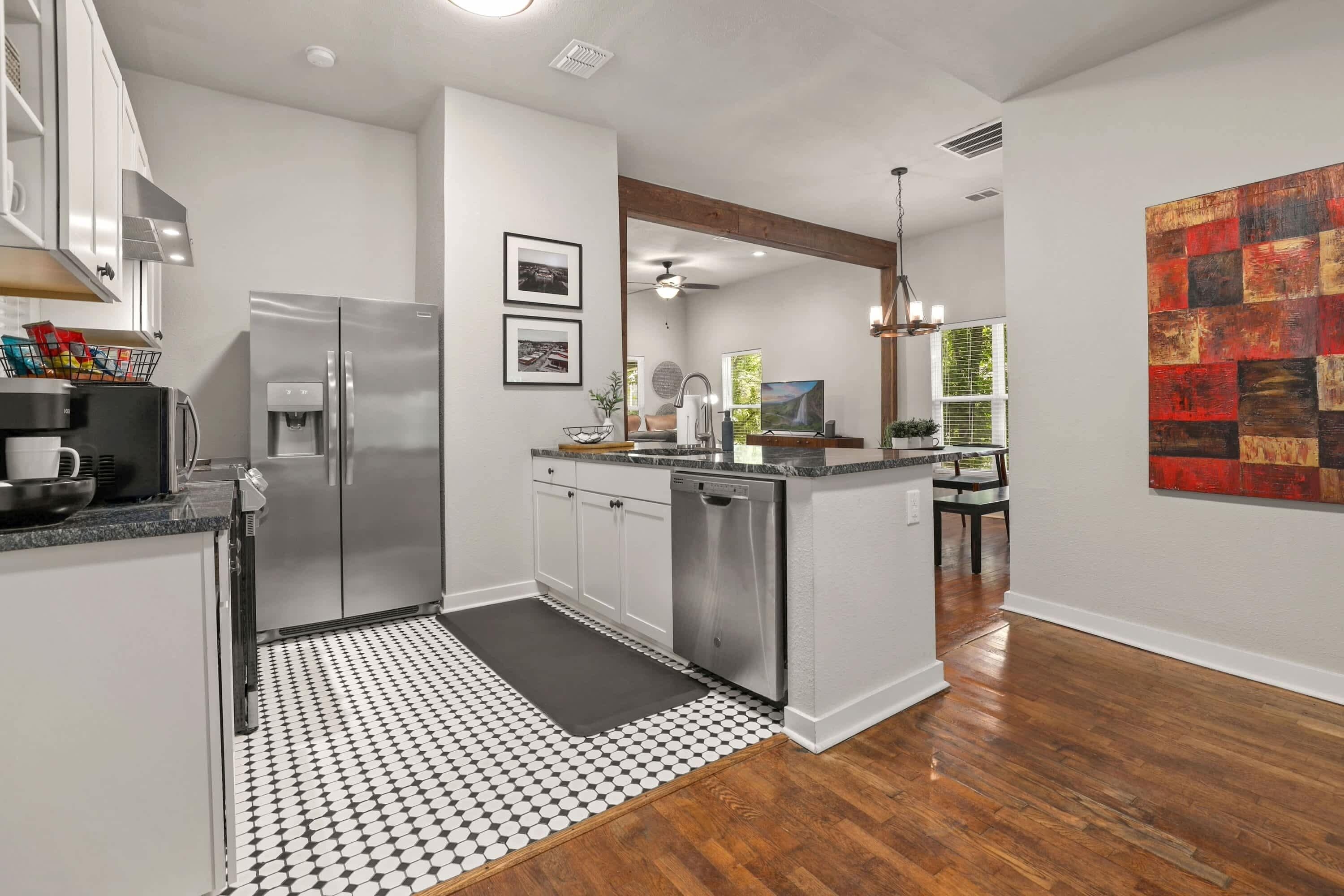 Coffee/tea maker, fridge, microwave, oven