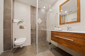 浴缸、風筒、提供毛巾