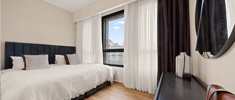 3 bedrooms, desk, iron/ironing board, travel cot