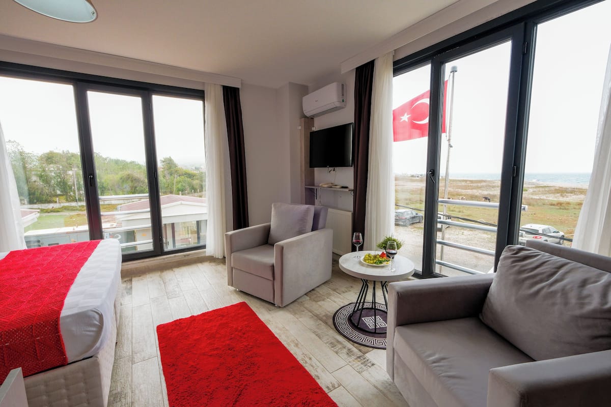 Corner Room with Sea View | Vue de la chambre