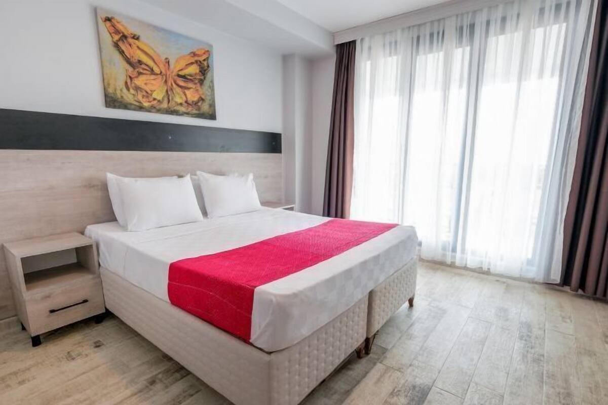 Egyptian cotton sheets, premium bedding, minibar, in-room safe