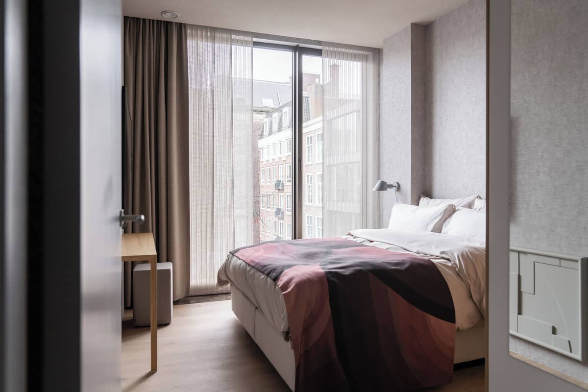 2 kamar tidur, seprai katun Mesir, seprai premium, dan meja kerja