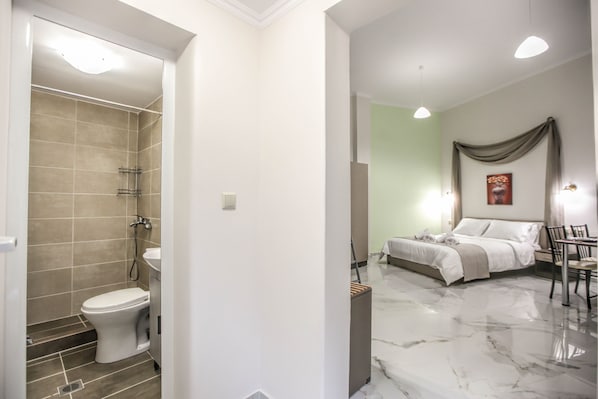1 habitación, cortinas blackout, insonorización y wifi gratis 