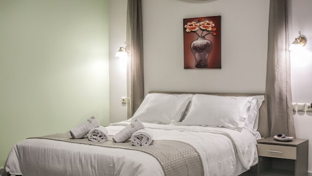 1 bedroom, blackout drapes, soundproofing, WiFi (free) - Del Sol Meteora Luxurious Family Suites4 (Kalabaka)