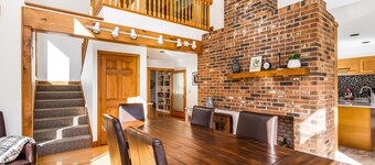 Huge Waterbury Home near Stowe Mountain / views & sauna