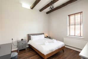 2 soverom, strykejern/-brett, reiseseng for barn og wi-fi (inkludert)