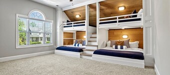 Spacious, luxurious Port Royale Lakefront, water access and a massive Dock, wide lake view sleeps 22
