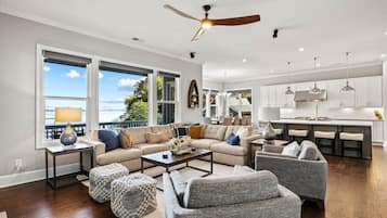 智能电视、壁炉、办公室