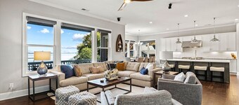 Biggest Dock on Lake Norman, Estate Sleeps 22, Movie Theater, 2 Chef Kitchens, Game Room, Deep Water Lakefront, Covered Dock, Boat-Ready Year Round, Perfect for Reunions and Corporate Retreats