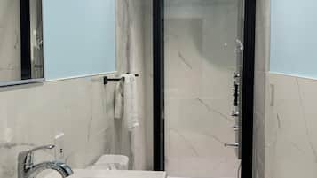Comfort-Doppelzimmer | Badezimmer