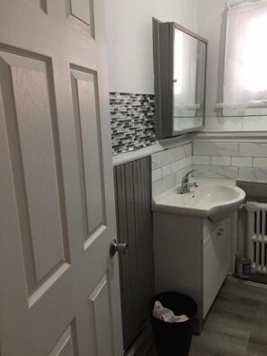 Chambre Confort double | Salle de bain