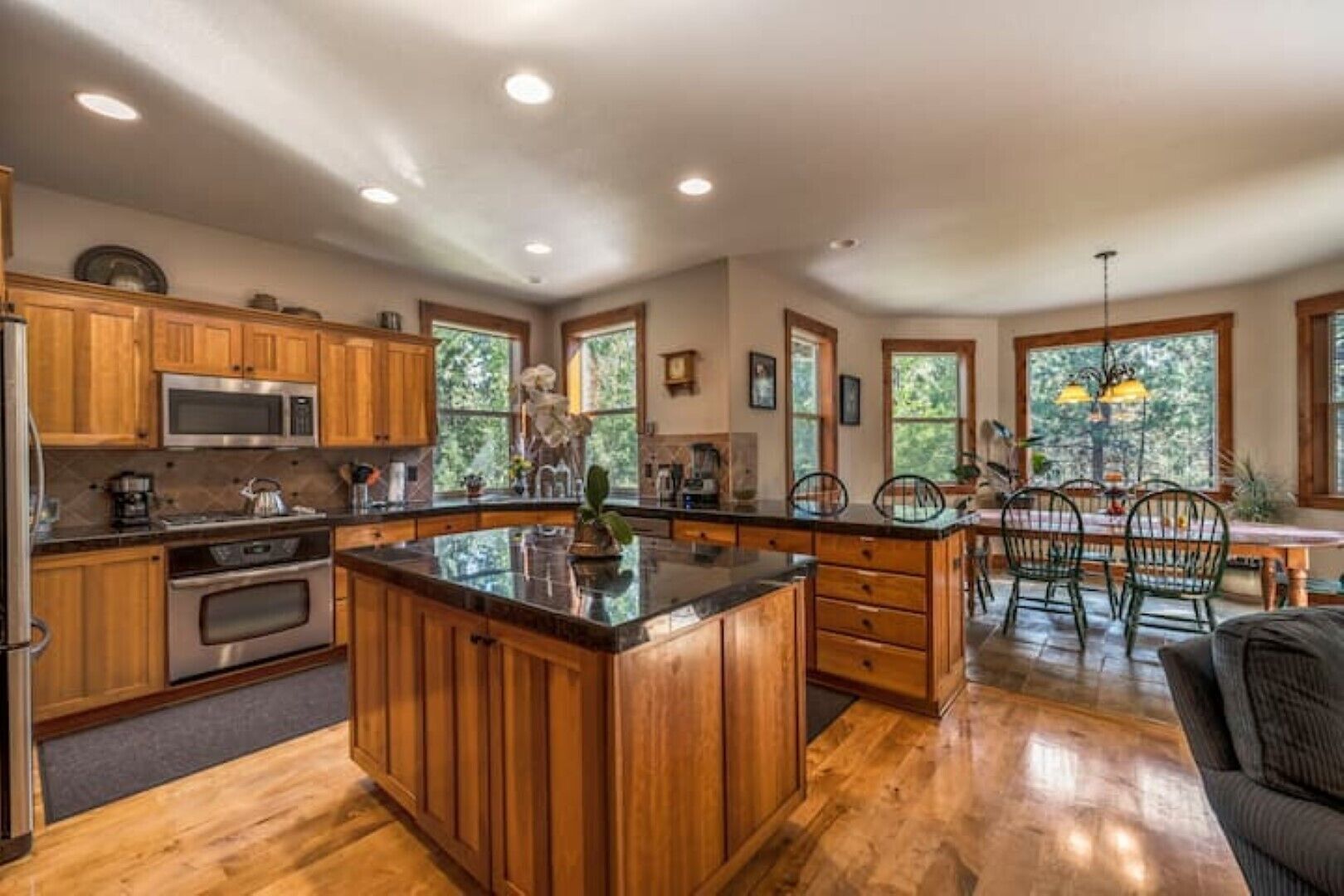 4 Bedroom + Office in Amazing Location!