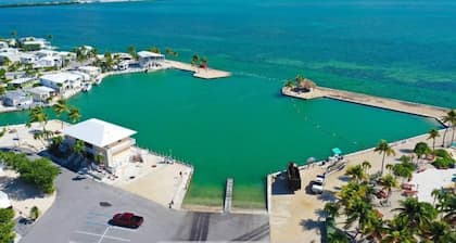20 MINUTES TO KEY WEST , BOATERS PARADISE