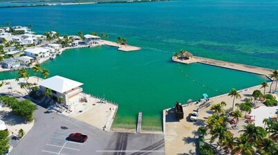 20 MINUTES TO KEY WEST , BOATERS PARADISE