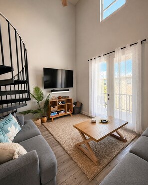 Smart TV, video games - Sunny Daze - King Beds, Pool, Xbox, Beach & Casinos (Long Beach)