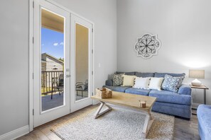 Smart TV, video games